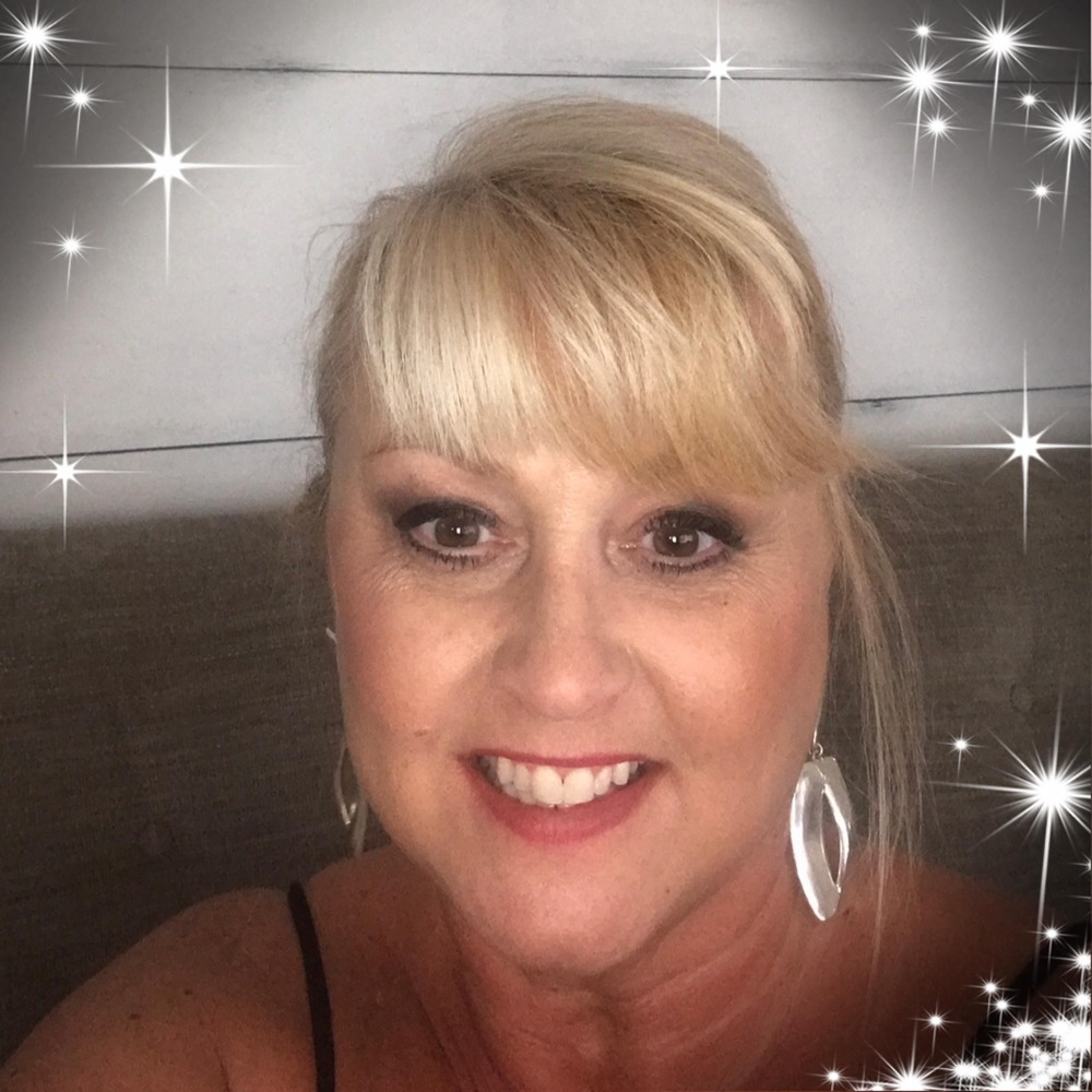 Meet your Posher, Laurrie
